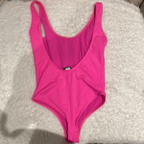 Swimsuit - Picture 3 of 3